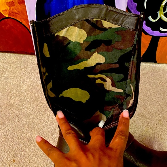 👢Gorgeous Studded Guess Boots👢 - Picture 5 of 5